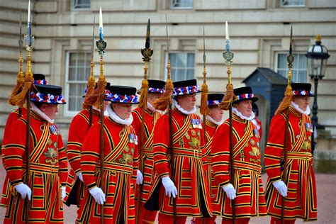 yeoman warders history.